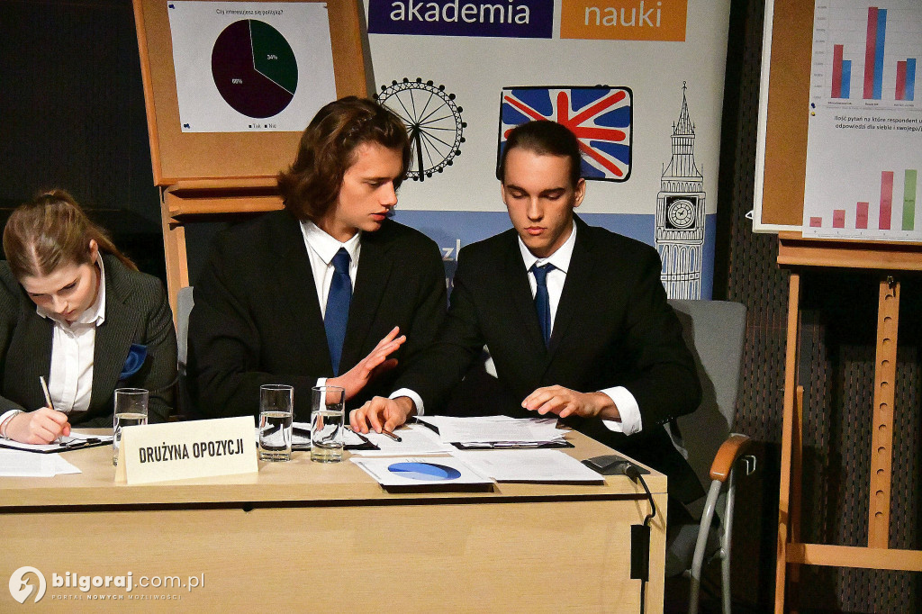 Bitwa na argumenty w BCK: Biłgorajskie uczniowie rozpoczęli mistrzostwa