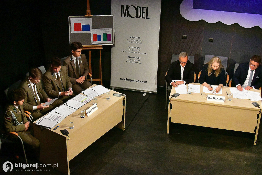 Bitwa na argumenty w BCK: Biłgorajskie uczniowie rozpoczęli mistrzostwa