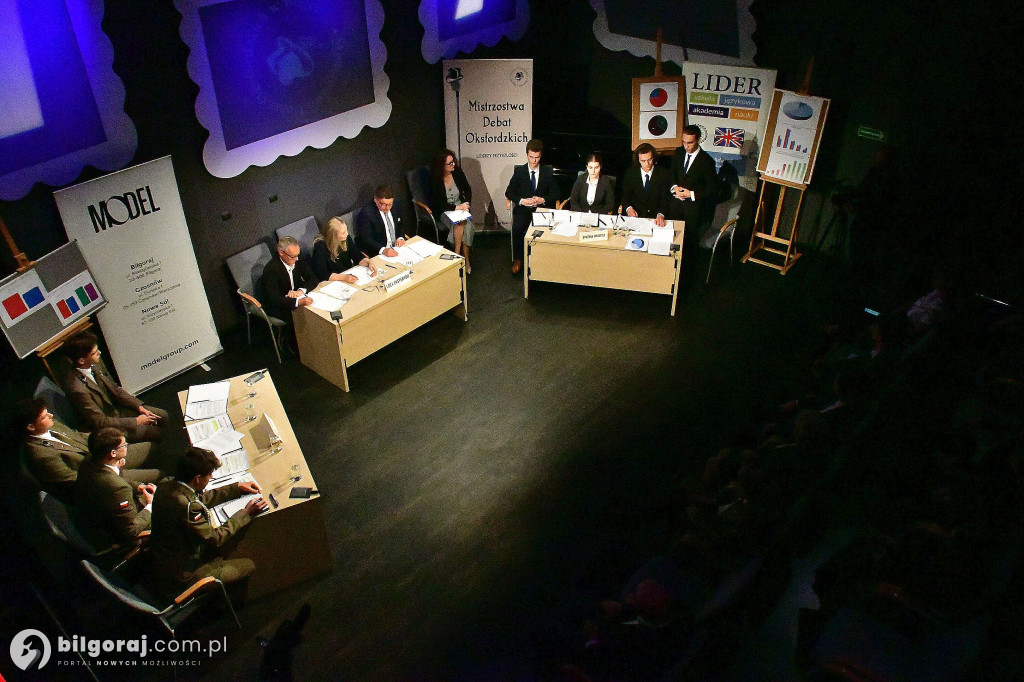 Bitwa na argumenty w BCK: Biłgorajskie uczniowie rozpoczęli mistrzostwa