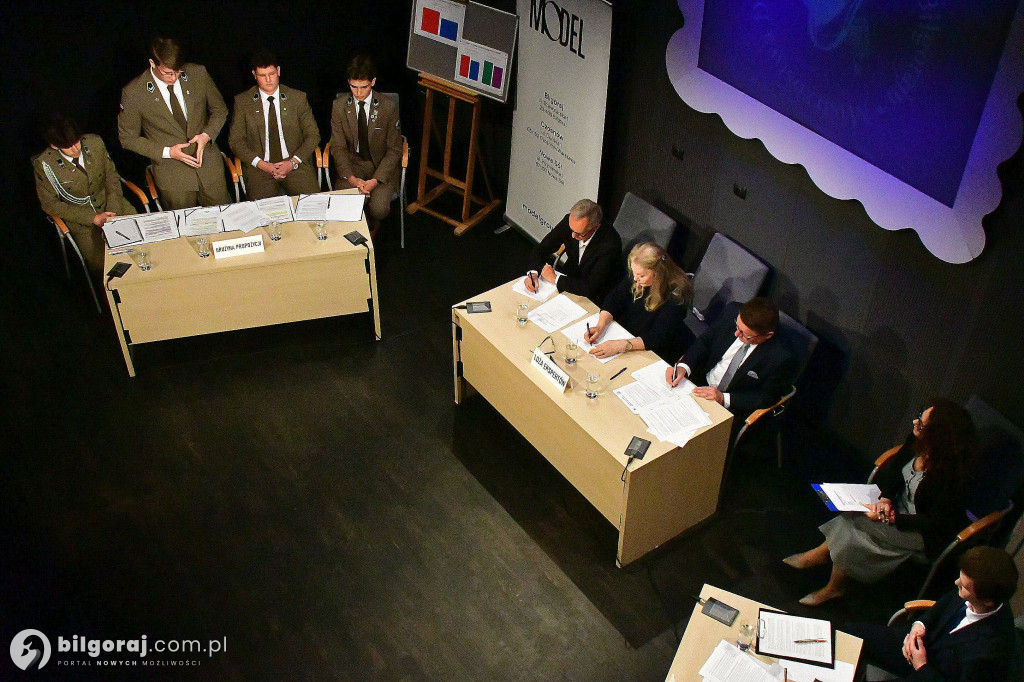 Bitwa na argumenty w BCK: Biłgorajskie uczniowie rozpoczęli mistrzostwa