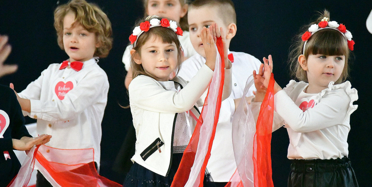 Biszcza. Szkoła do hymnu - śpiewali wszyscy