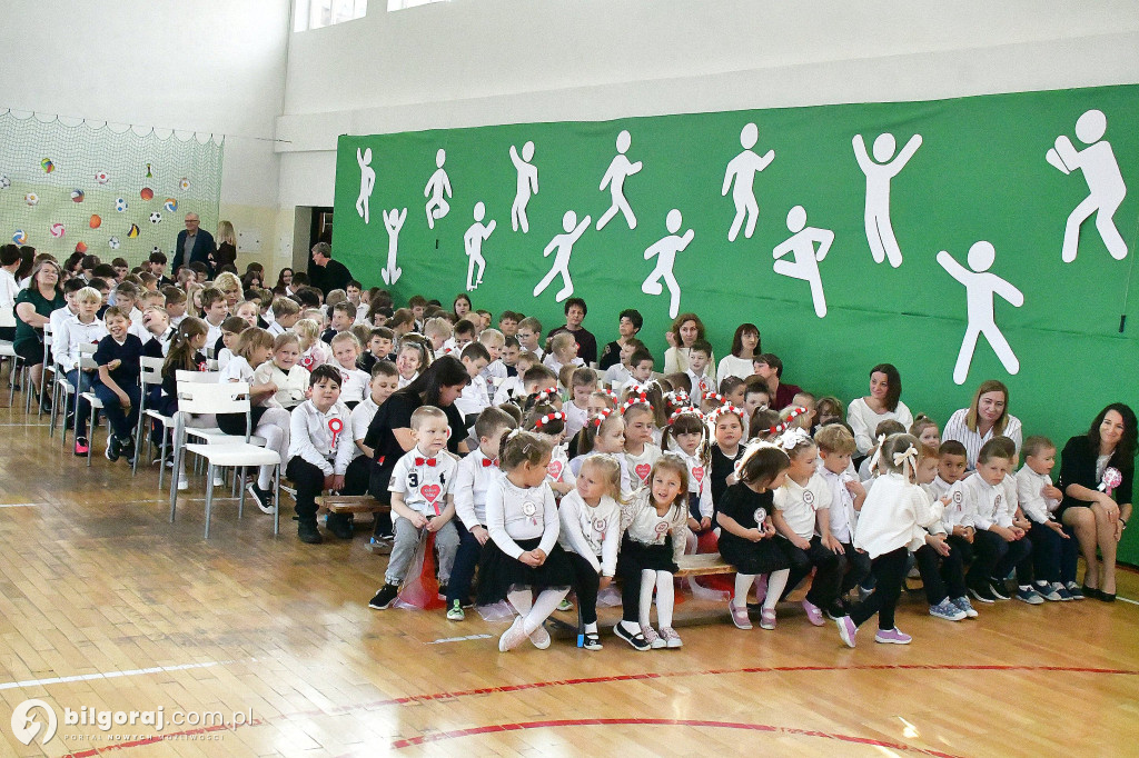 Biszcza. Szkoła do hymnu - śpiewali wszyscy