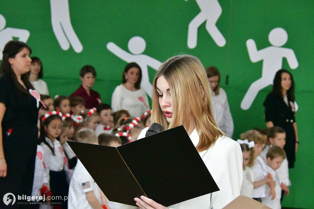 Biszcza. Szkoła do hymnu - śpiewali wszyscy