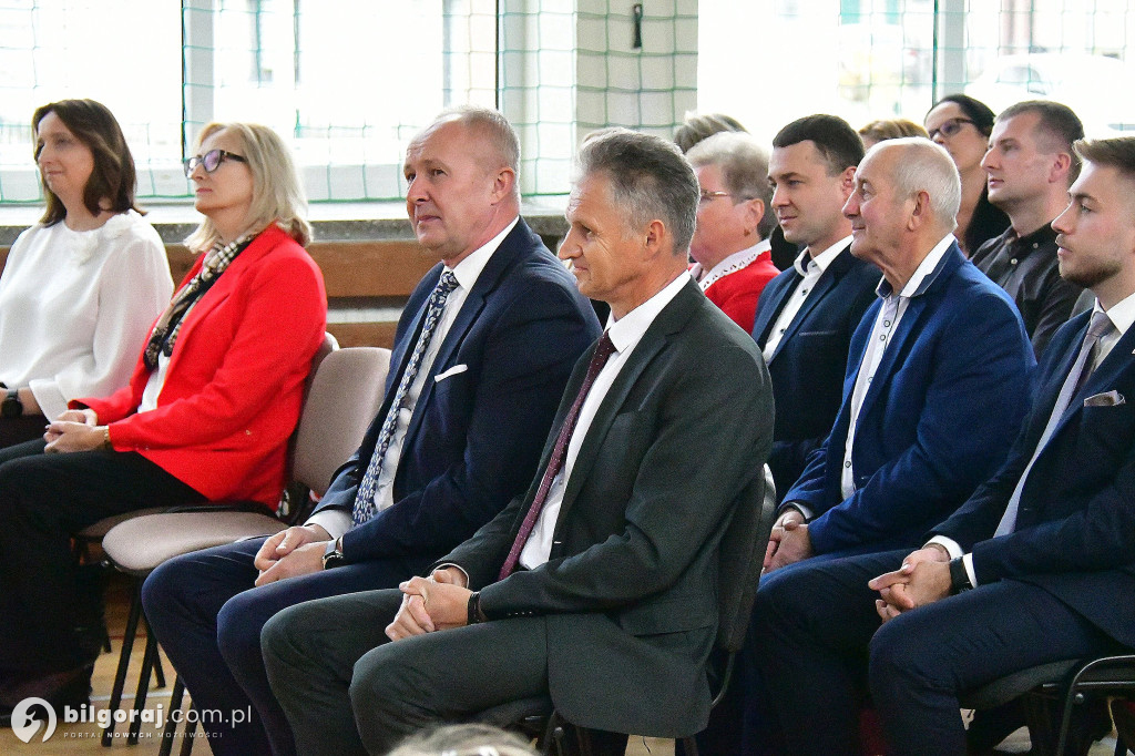 Biszcza. Szkoła do hymnu - śpiewali wszyscy