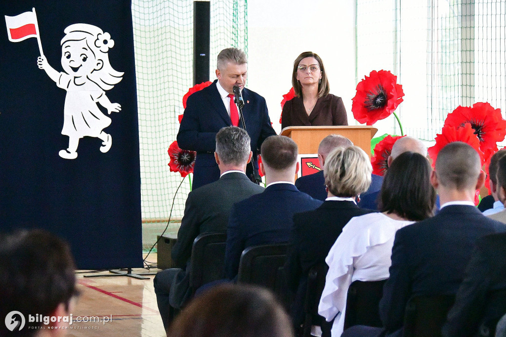 Biszcza. Szkoła do hymnu - śpiewali wszyscy