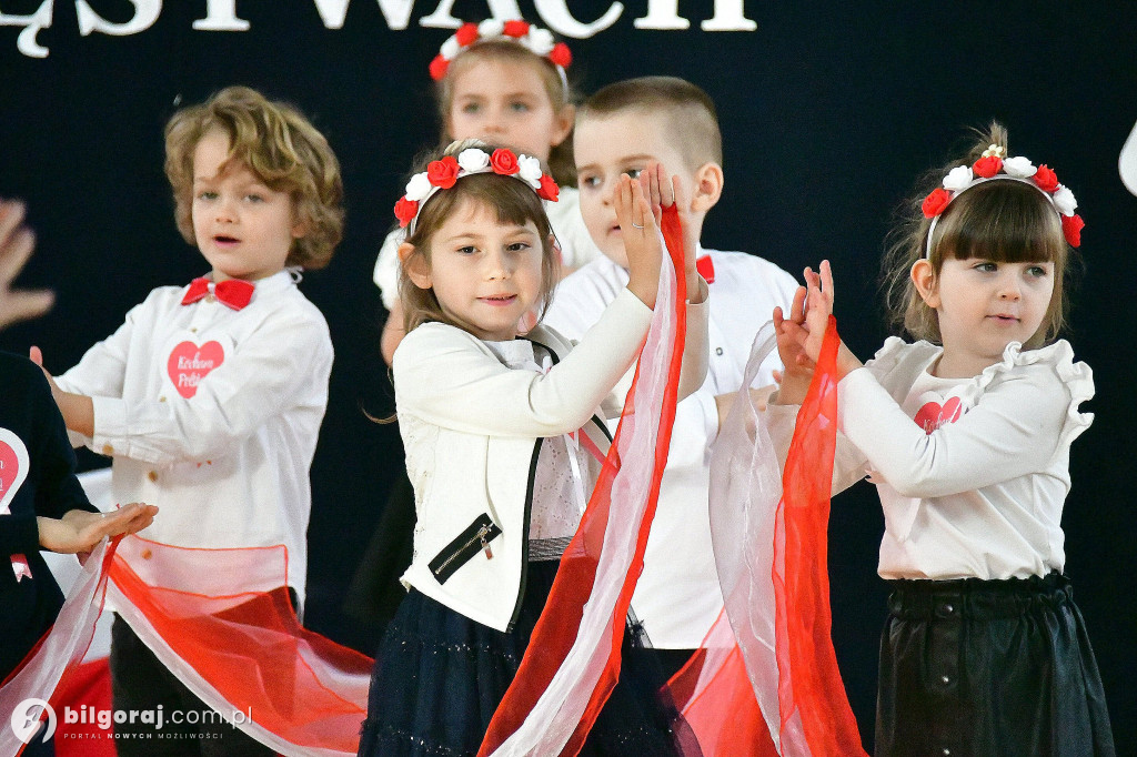 Biszcza. Szkoła do hymnu - śpiewali wszyscy