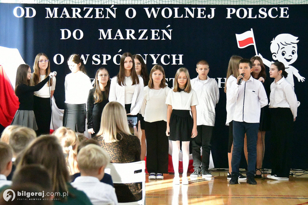 Biszcza. Szkoła do hymnu - śpiewali wszyscy