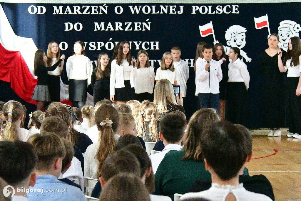 Biszcza. Szkoła do hymnu - śpiewali wszyscy