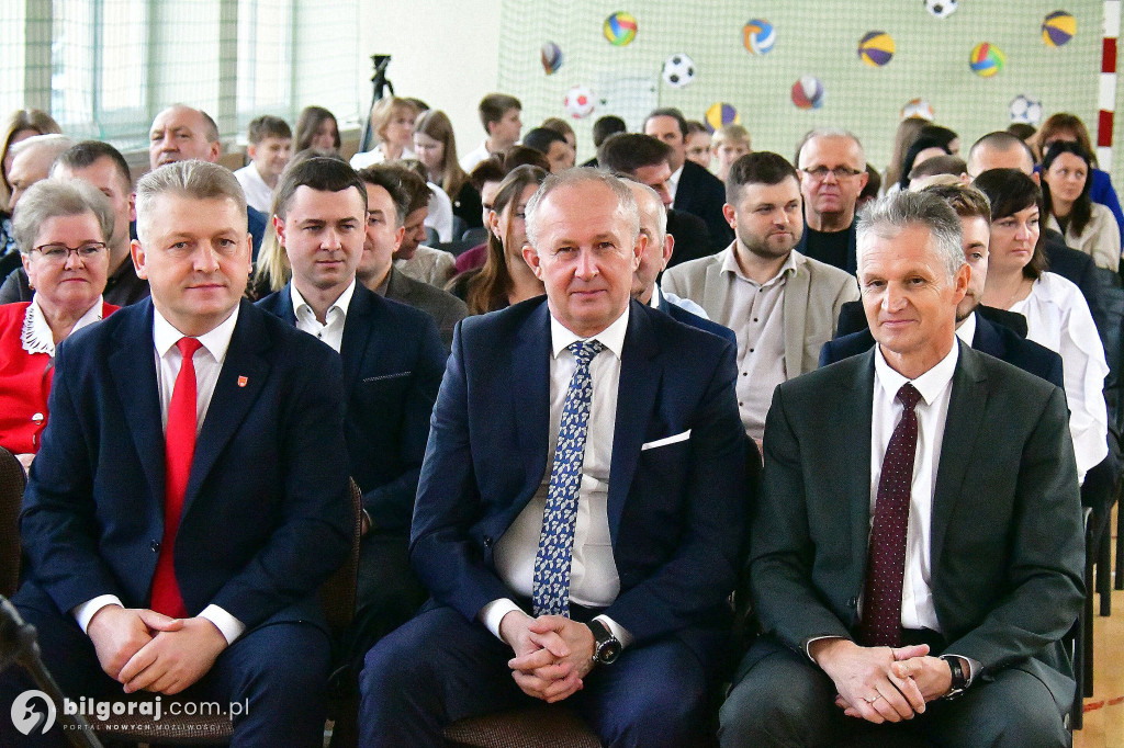 Biszcza. Szkoła do hymnu - śpiewali wszyscy