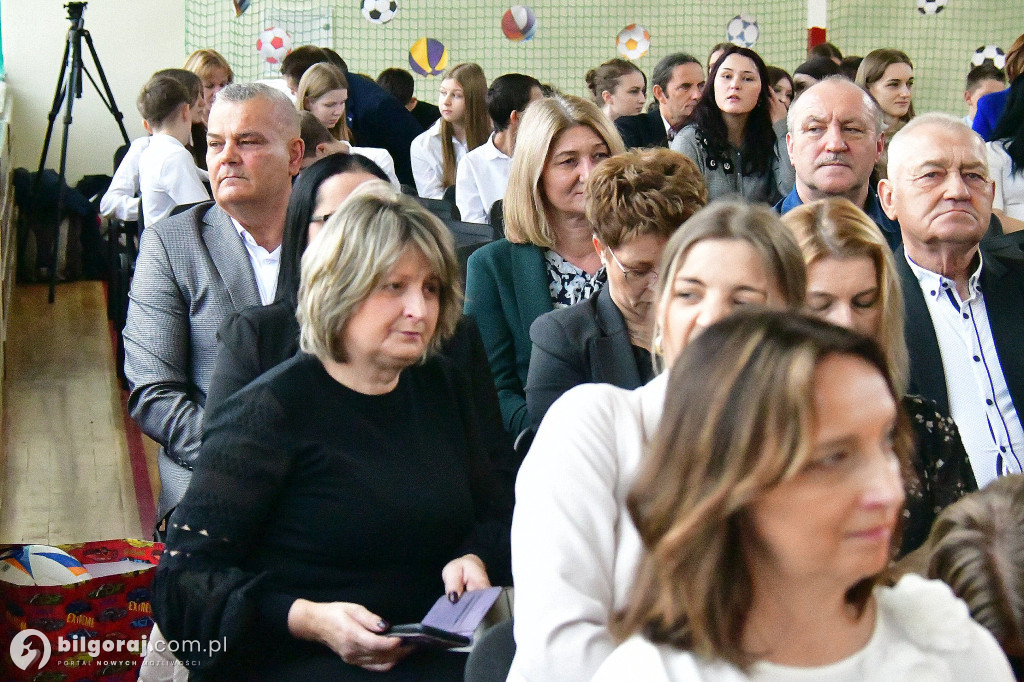 Biszcza. Szkoła do hymnu - śpiewali wszyscy