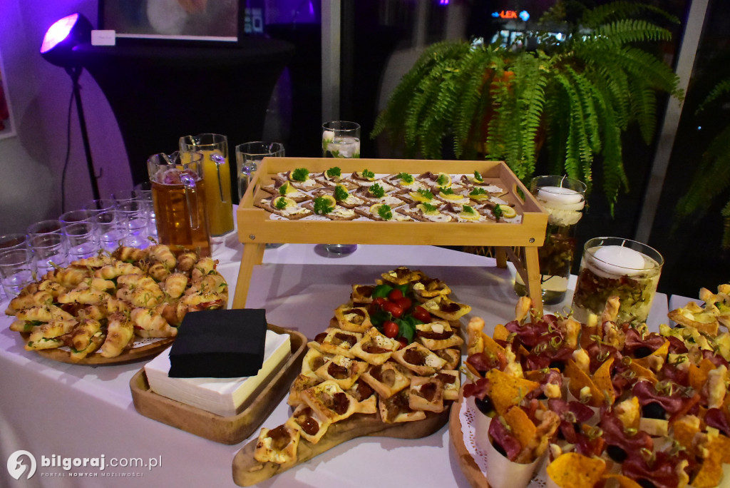 Dwie wizje człowieka: Wernisaż malarstwa Moniki Szabat i Alicji Naklickiej