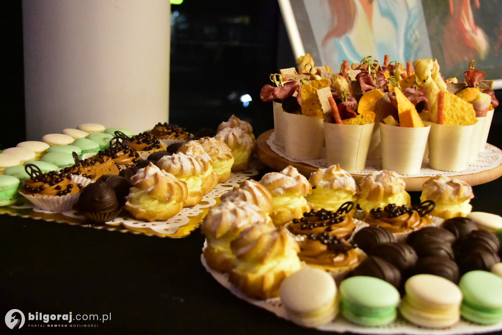 Dwie wizje człowieka: Wernisaż malarstwa Moniki Szabat i Alicji Naklickiej