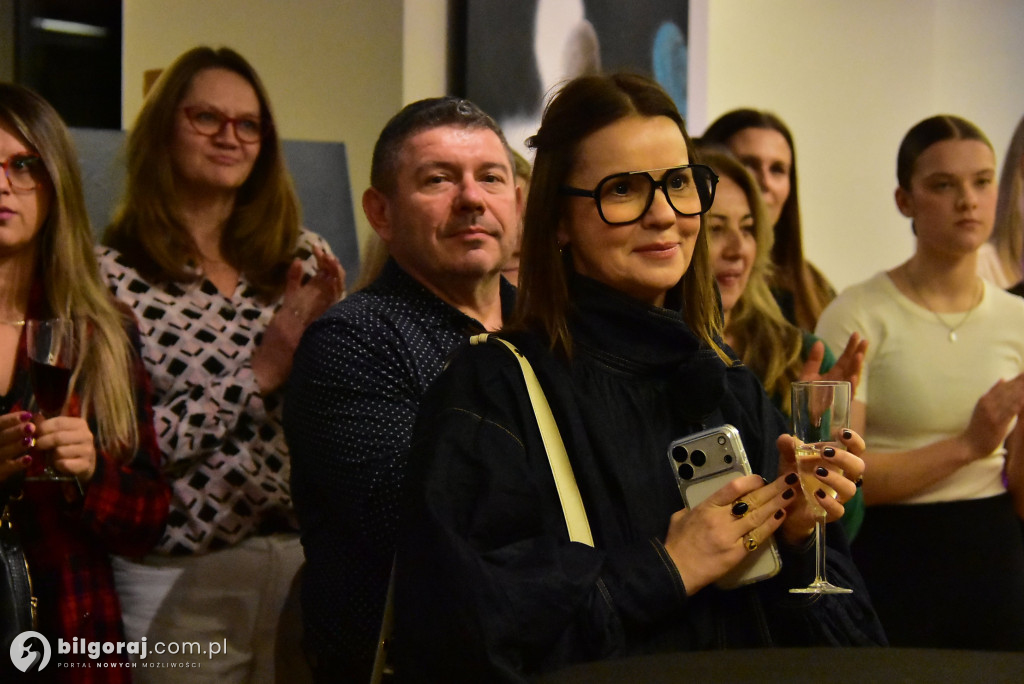 Dwie wizje człowieka: Wernisaż malarstwa Moniki Szabat i Alicji Naklickiej