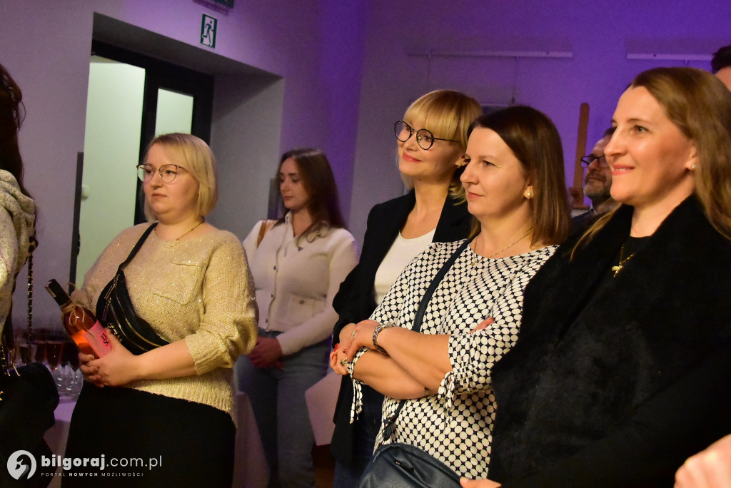 Dwie wizje człowieka: Wernisaż malarstwa Moniki Szabat i Alicji Naklickiej