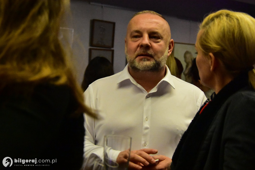 Dwie wizje człowieka: Wernisaż malarstwa Moniki Szabat i Alicji Naklickiej