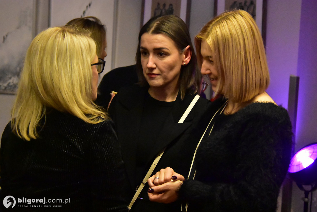 Dwie wizje człowieka: Wernisaż malarstwa Moniki Szabat i Alicji Naklickiej