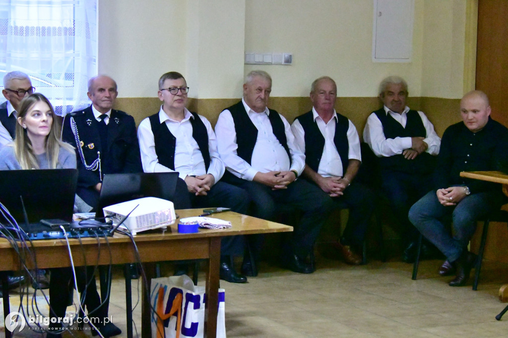 Pieśń łączy pokolenia: Mieszkańcy gm. Potok Górny śpiewali dla Niepodległej