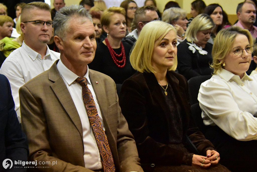 Pieśń łączy pokolenia: Mieszkańcy gm. Potok Górny śpiewali dla Niepodległej