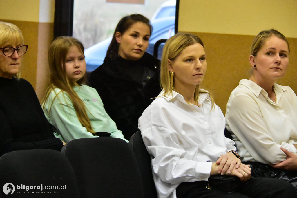 Pieśń łączy pokolenia: Mieszkańcy gm. Potok Górny śpiewali dla Niepodległej