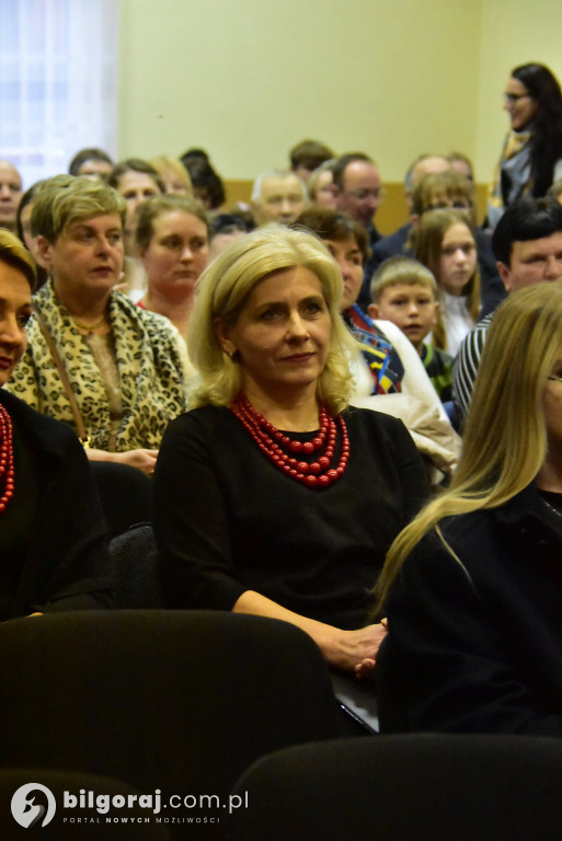 Pieśń łączy pokolenia: Mieszkańcy gm. Potok Górny śpiewali dla Niepodległej