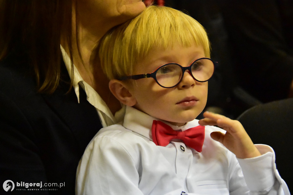 Pieśń łączy pokolenia: Mieszkańcy gm. Potok Górny śpiewali dla Niepodległej
