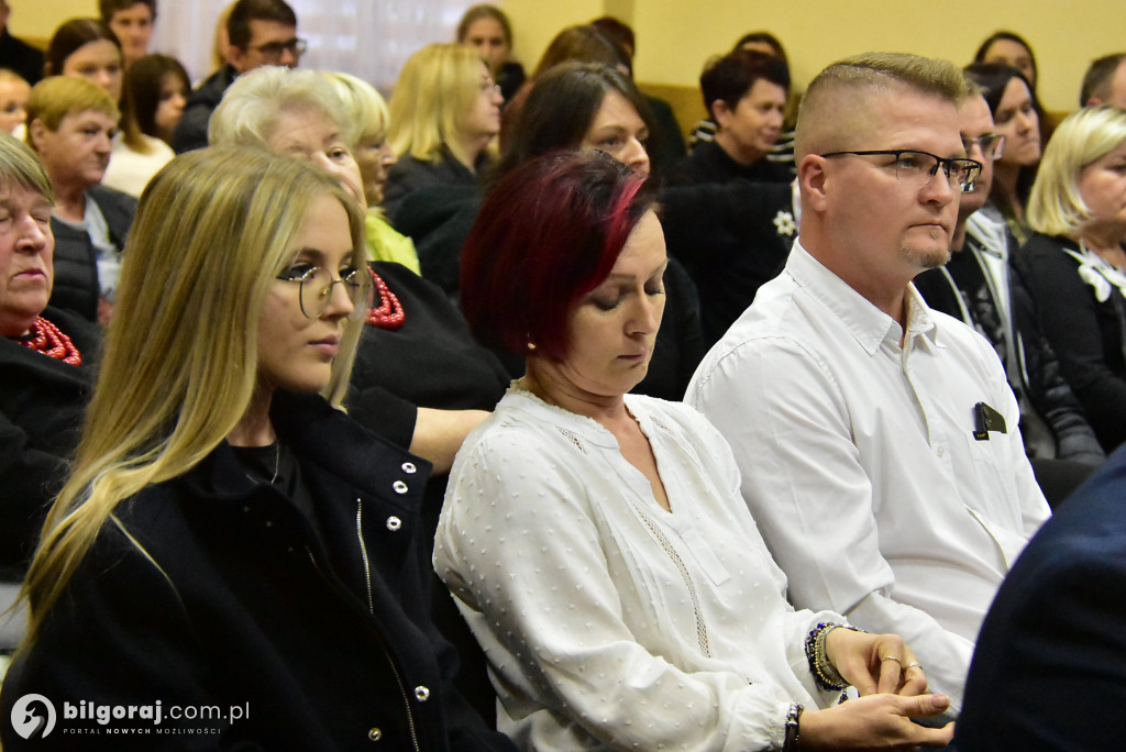 Pieśń łączy pokolenia: Mieszkańcy gm. Potok Górny śpiewali dla Niepodległej