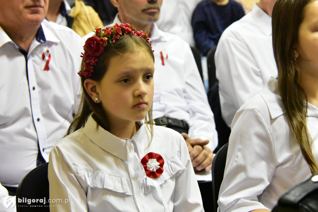 Pieśń łączy pokolenia: Mieszkańcy gm. Potok Górny śpiewali dla Niepodległej