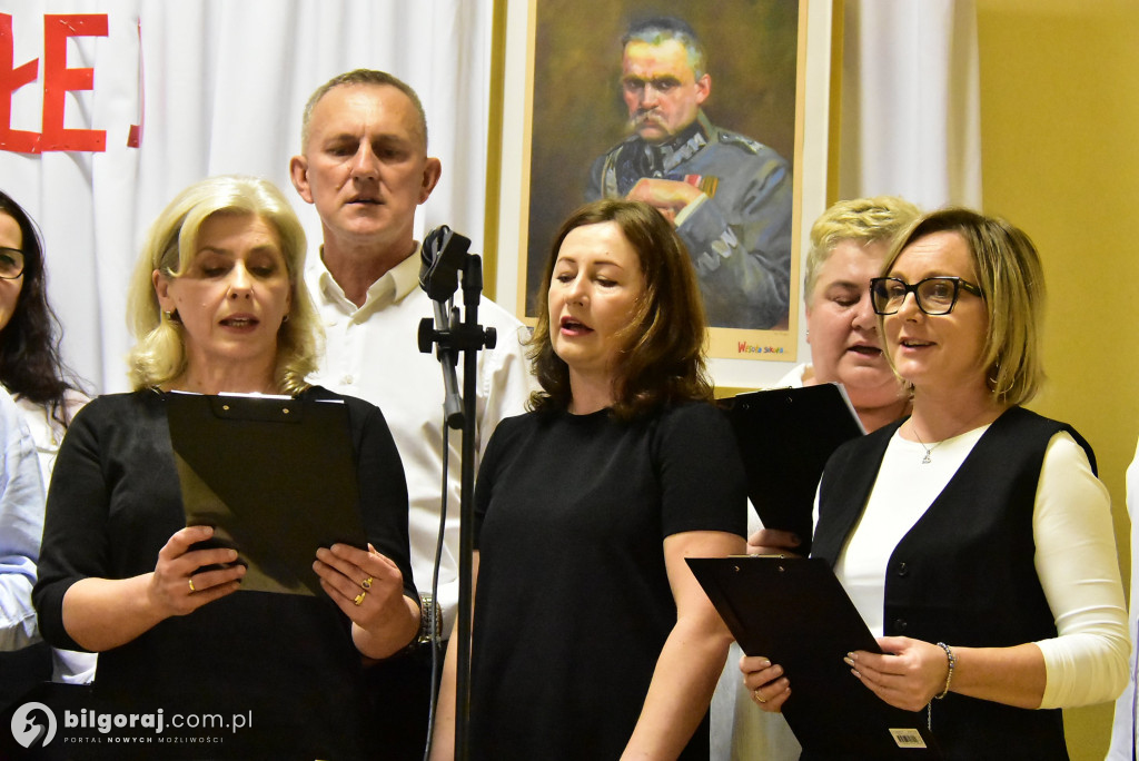 Pieśń łączy pokolenia: Mieszkańcy gm. Potok Górny śpiewali dla Niepodległej