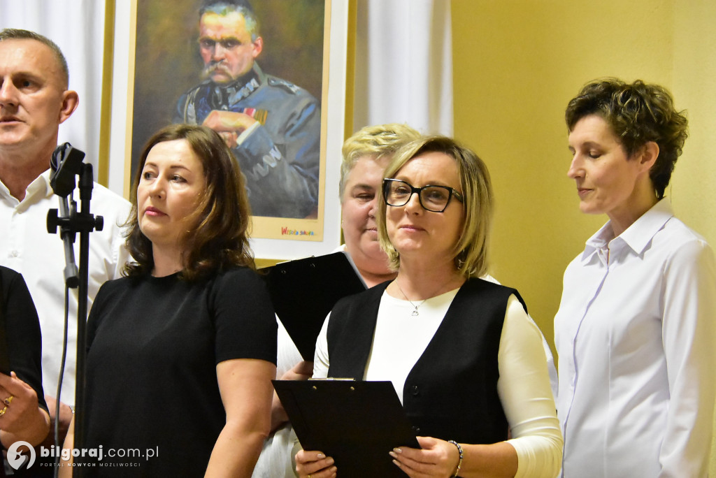 Pieśń łączy pokolenia: Mieszkańcy gm. Potok Górny śpiewali dla Niepodległej