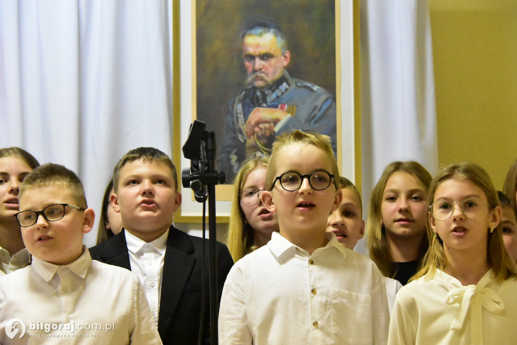 Pieśń łączy pokolenia: Mieszkańcy gm. Potok Górny śpiewali dla Niepodległej