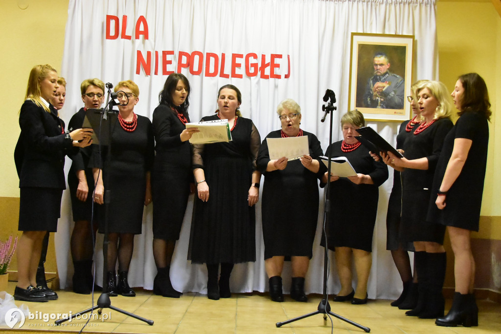 Pieśń łączy pokolenia: Mieszkańcy gm. Potok Górny śpiewali dla Niepodległej