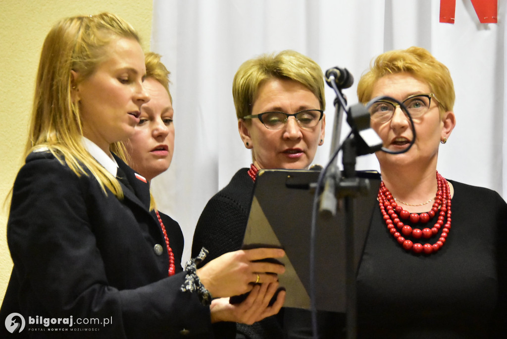 Pieśń łączy pokolenia: Mieszkańcy gm. Potok Górny śpiewali dla Niepodległej