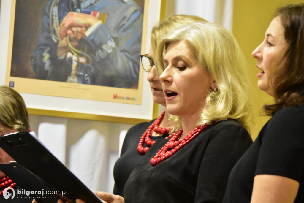 Pieśń łączy pokolenia: Mieszkańcy gm. Potok Górny śpiewali dla Niepodległej