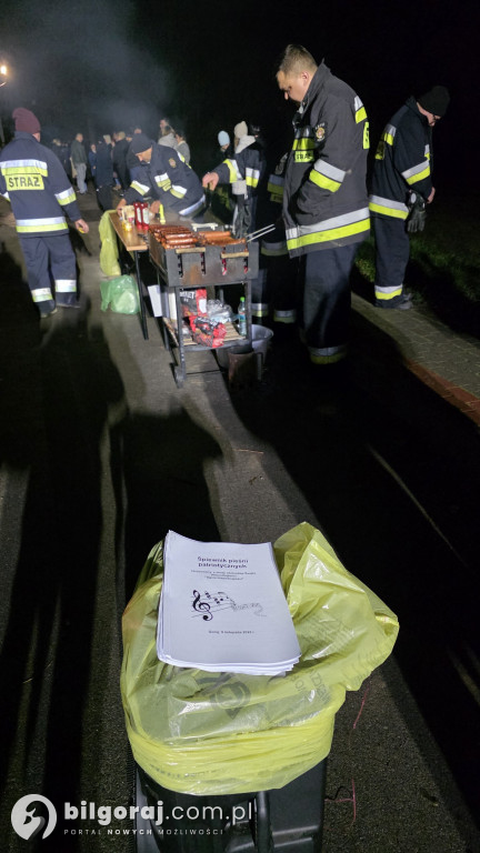 Goraj uczcił 107. rocznicę Odzyskania Niepodległości śpiewem i ogniskiem