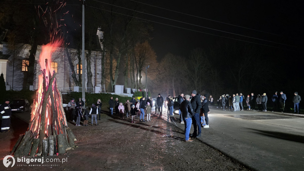 Goraj uczcił 107. rocznicę Odzyskania Niepodległości śpiewem i ogniskiem
