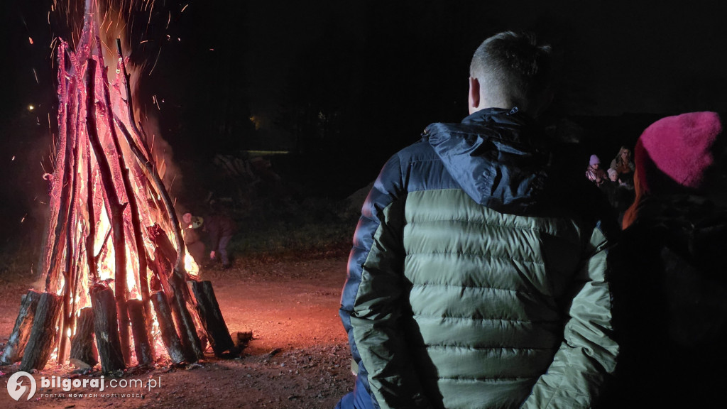Goraj uczcił 107. rocznicę Odzyskania Niepodległości śpiewem i ogniskiem