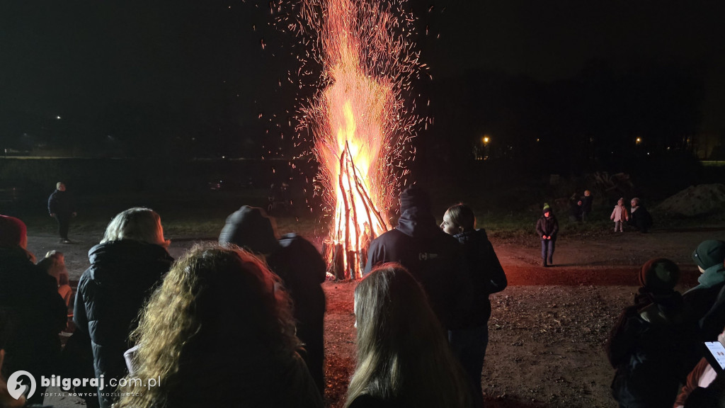 Goraj uczcił 107. rocznicę Odzyskania Niepodległości śpiewem i ogniskiem