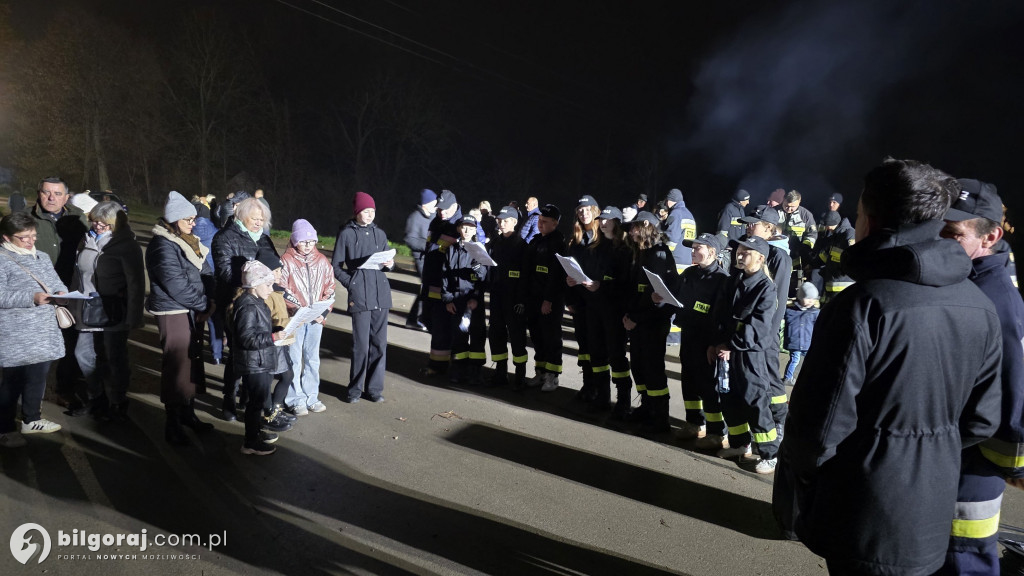 Goraj uczcił 107. rocznicę Odzyskania Niepodległości śpiewem i ogniskiem