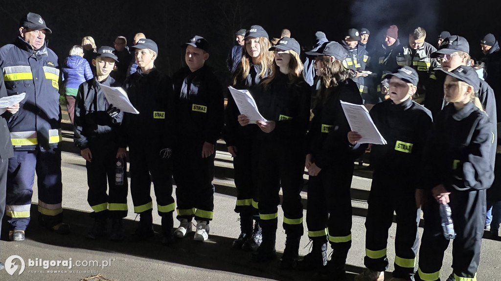 Goraj uczcił 107. rocznicę Odzyskania Niepodległości śpiewem i ogniskiem