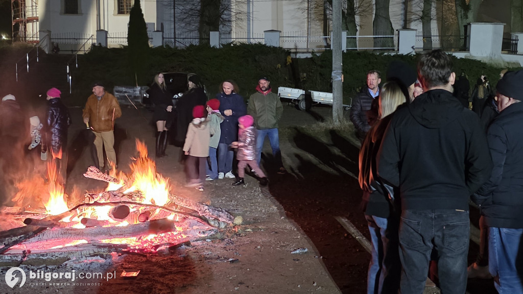 Goraj uczcił 107. rocznicę Odzyskania Niepodległości śpiewem i ogniskiem