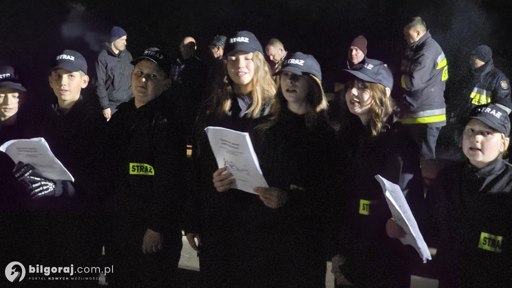 Goraj uczcił 107. rocznicę Odzyskania Niepodległości śpiewem i ogniskiem