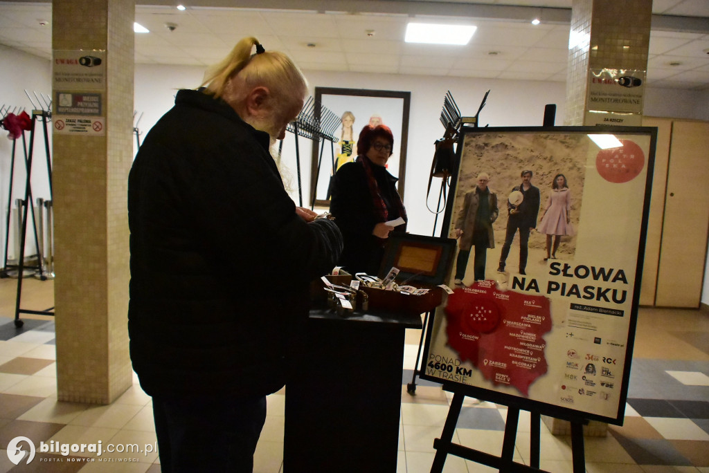 Darmowe foto i teatralne emocje: Teatr Nowy gościł w Biłgoraju