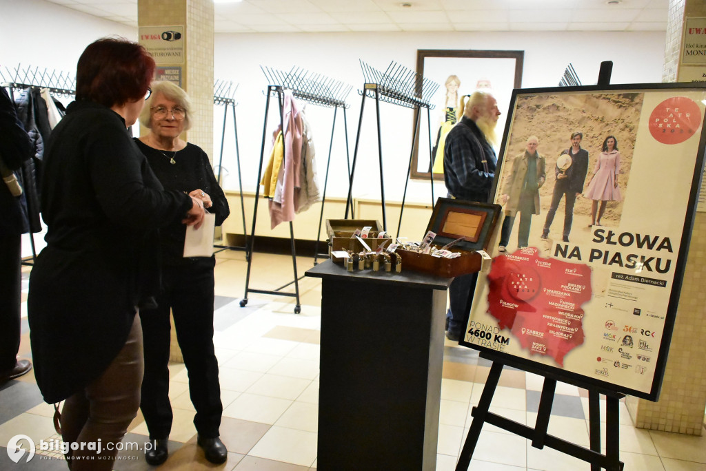 Darmowe foto i teatralne emocje: Teatr Nowy gościł w Biłgoraju