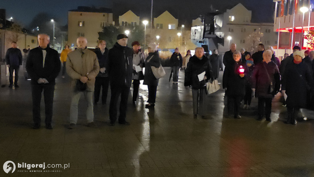 Patriotyczny głos na Placu Wolności: Mieszkańcy Biłgoraja na 11 listopada