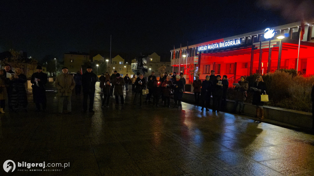 Patriotyczny głos na Placu Wolności: Mieszkańcy Biłgoraja na 11 listopada