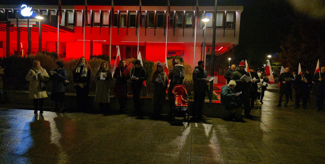 Patriotyczny głos na Placu Wolności: Mieszkańcy Biłgoraja na 11 listopada