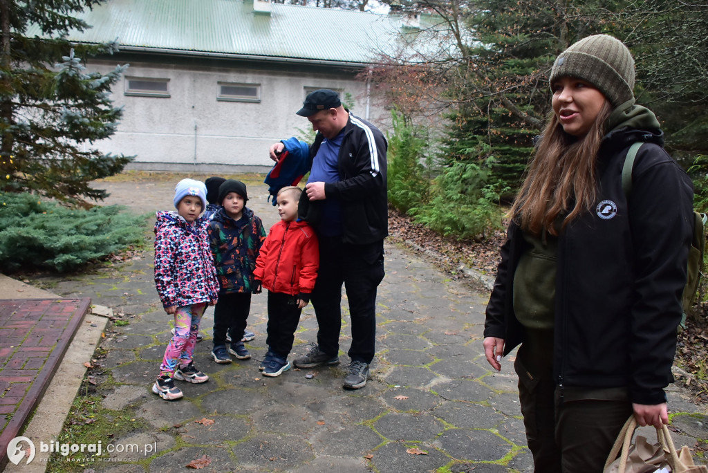 Aktywny listopad: Najwytrwalsi mieszkańcy Biłgoraja na wędrówce z leśnikiem