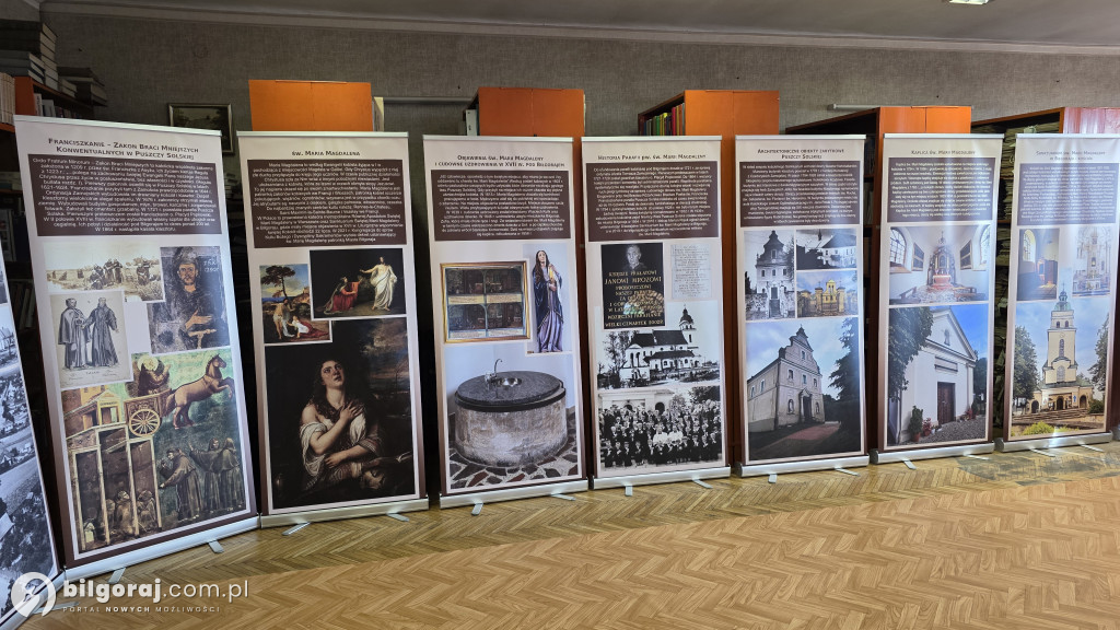 Wystawa o Sanktuarium św. Marii Magdaleny w biłgorajskiej Bibliotece