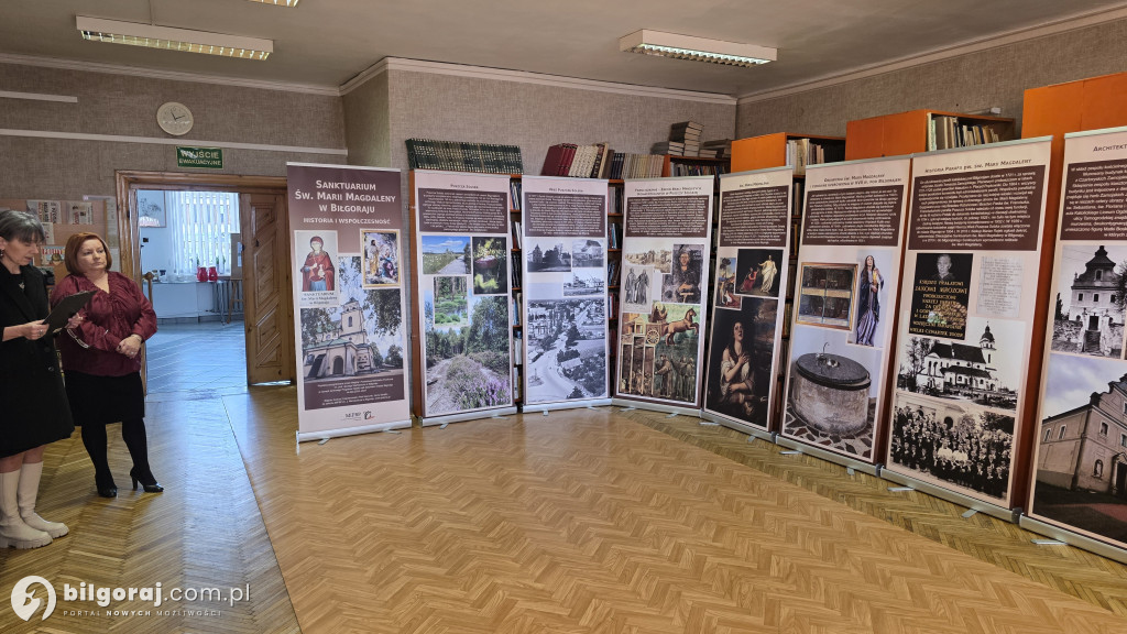 Wystawa o Sanktuarium św. Marii Magdaleny w biłgorajskiej Bibliotece