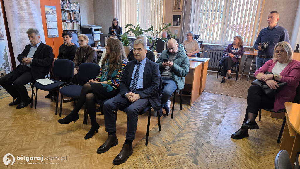 Wystawa o Sanktuarium św. Marii Magdaleny w biłgorajskiej Bibliotece